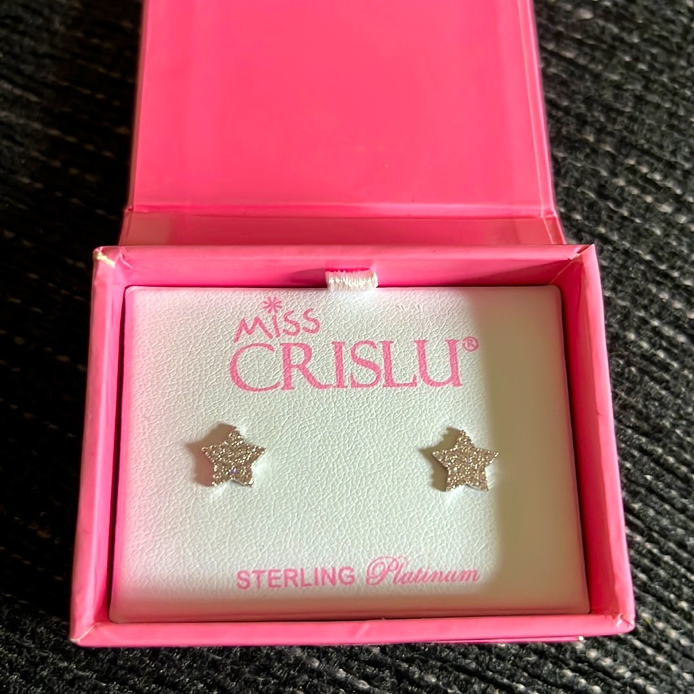 Star stud earrings